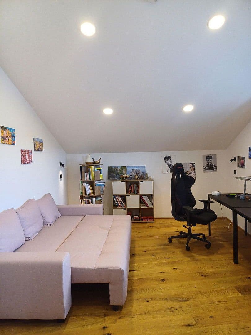 Predaj domu 243 m², pozemek 786 m², Hochbergweg1, Weilheim an der Teck, Bádensko-Wurttembersko Predaj domu 243 m², pozemek 786 m², Hochbergweg1, Weilheim an der Teck, Bádensko-Wurttembersko