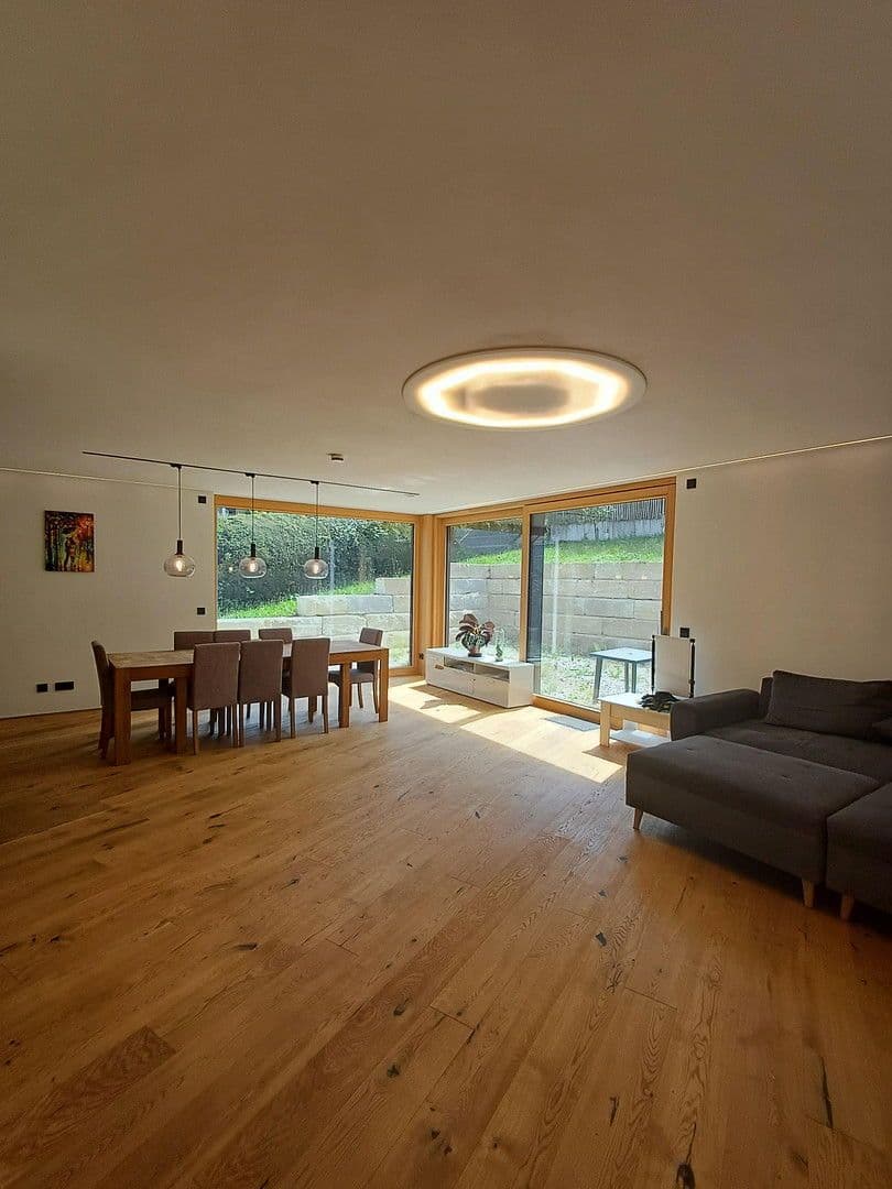 Predaj domu 243 m², pozemek 786 m², Hochbergweg1, Weilheim an der Teck, Bádensko-Wurttembersko Predaj domu 243 m², pozemek 786 m², Hochbergweg1, Weilheim an der Teck, Bádensko-Wurttembersko