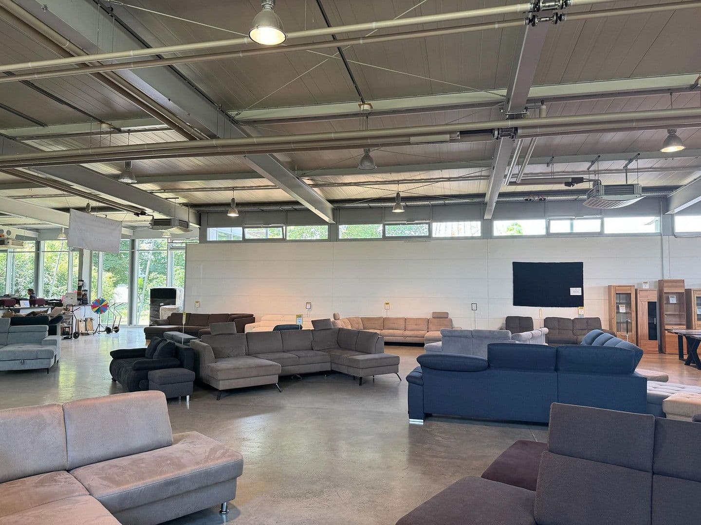 Prenájom nebytového priestoru 10.000 m², Kirchstr. 32, Gommersheim, Porýnie-Falcko Prenájom nebytového priestoru 10.000 m², Kirchstr. 32, Gommersheim, Porýnie-Falcko