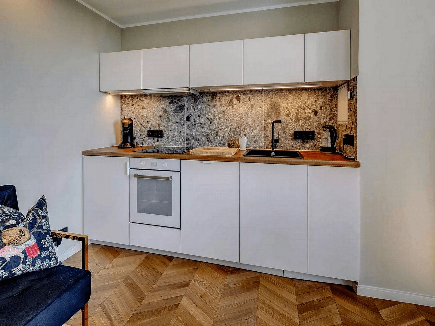 Prenájom bytu 1-izbový 34 m², München, Bavorsko Prenájom bytu 1-izbový 34 m², München, Bavorsko