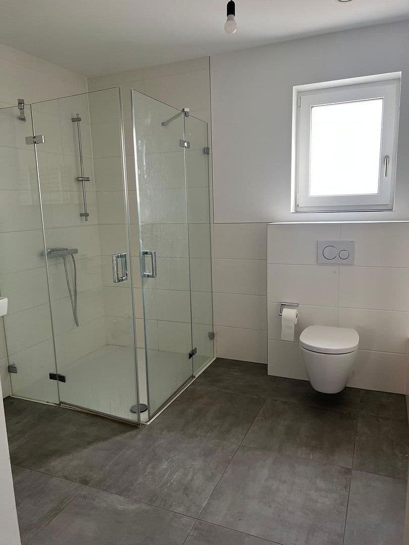 Prenájom bytu 3-izbový 104 m², Friedrich-Ebert-Straße 40-1, Seeheim-Jugenheim, Hesensko Prenájom bytu 3-izbový 104 m², Friedrich-Ebert-Straße 40-1, Seeheim-Jugenheim, Hesensko