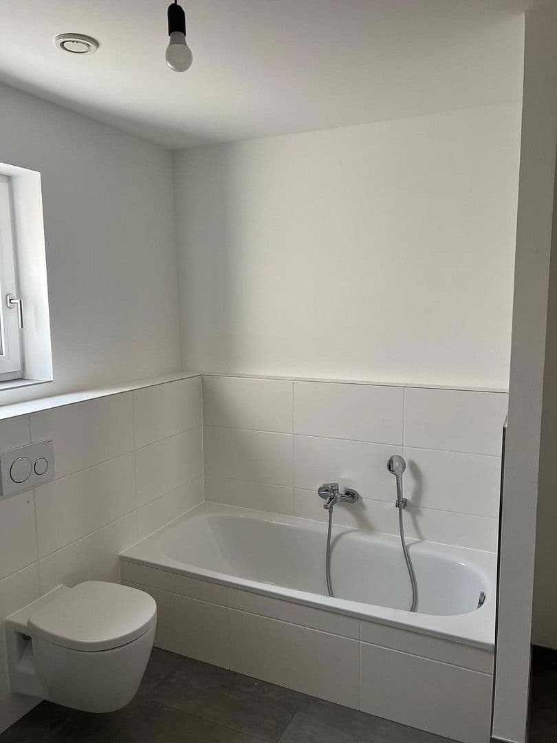 Prenájom bytu 3-izbový 104 m², Friedrich-Ebert-Straße 40-1, Seeheim-Jugenheim, Hesensko Prenájom bytu 3-izbový 104 m², Friedrich-Ebert-Straße 40-1, Seeheim-Jugenheim, Hesensko