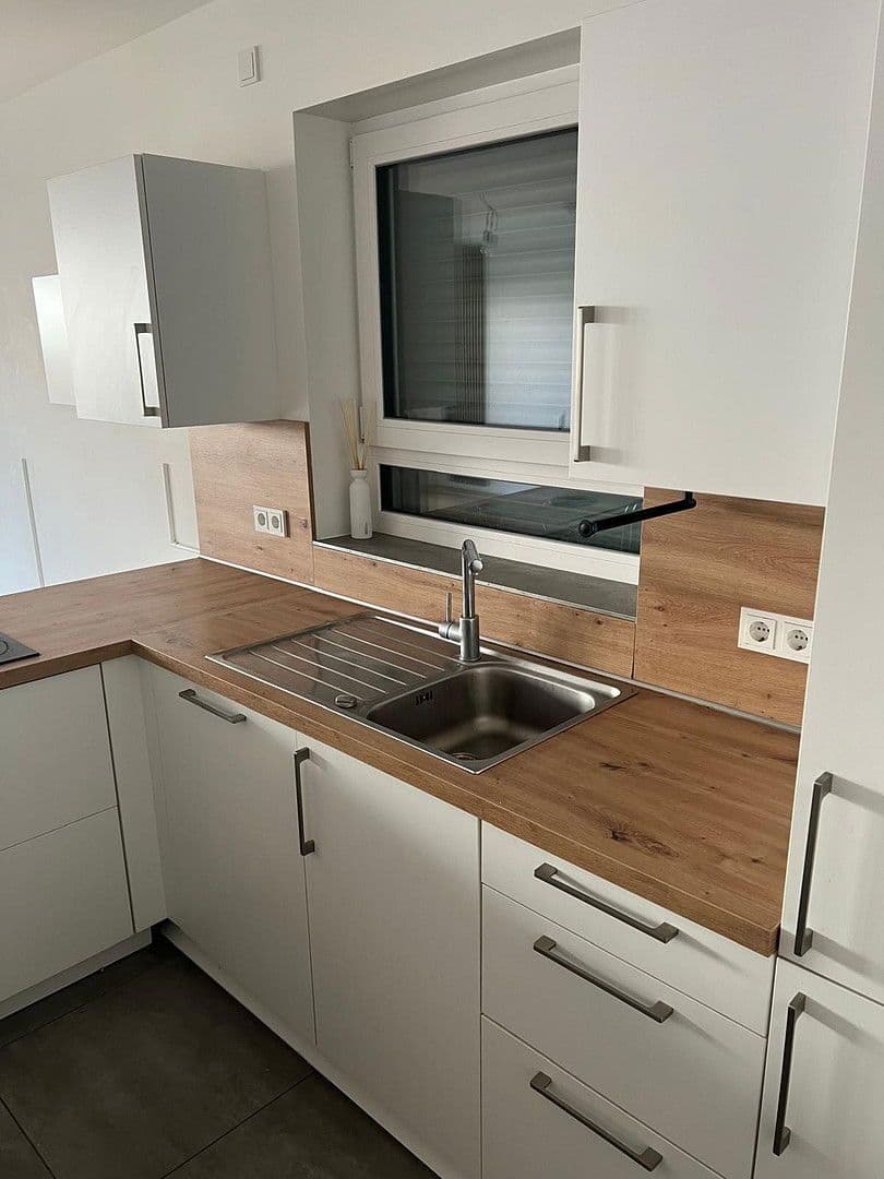 Prenájom bytu 3-izbový 104 m², Friedrich-Ebert-Straße 40-1, Seeheim-Jugenheim, Hesensko Prenájom bytu 3-izbový 104 m², Friedrich-Ebert-Straße 40-1, Seeheim-Jugenheim, Hesensko