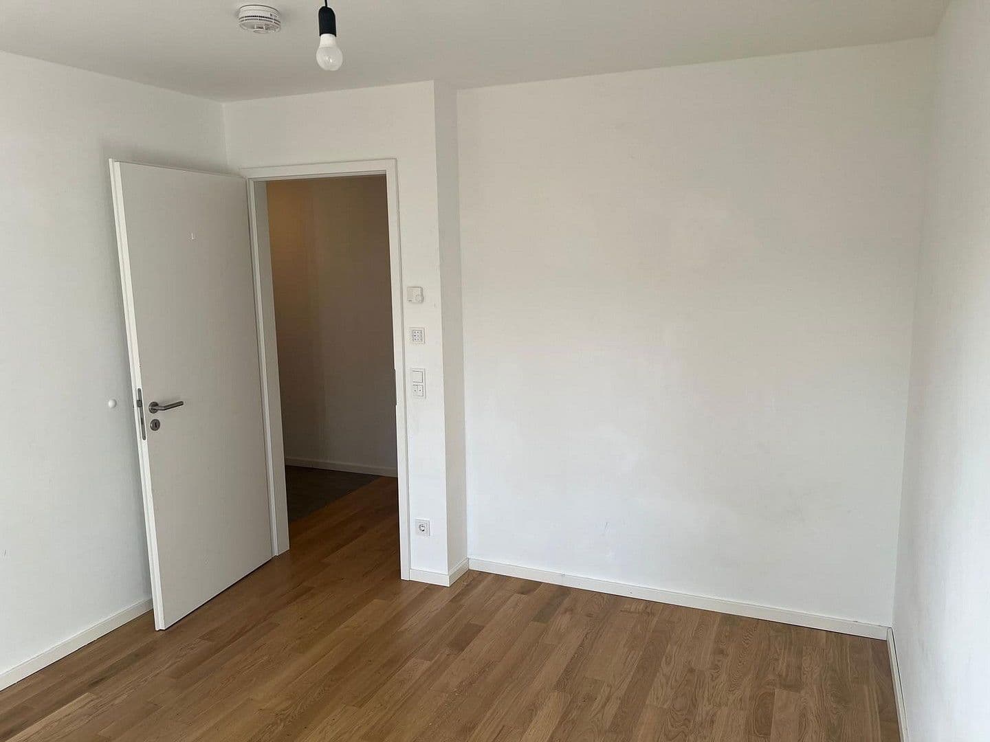 Prenájom bytu 3-izbový 104 m², Friedrich-Ebert-Straße 40-1, Seeheim-Jugenheim, Hesensko Prenájom bytu 3-izbový 104 m², Friedrich-Ebert-Straße 40-1, Seeheim-Jugenheim, Hesensko