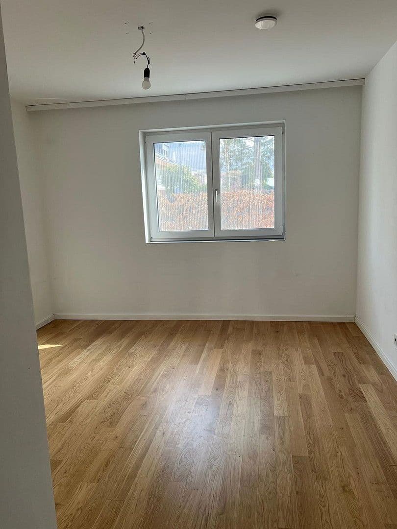 Prenájom bytu 3-izbový 104 m², Friedrich-Ebert-Straße 40-1, Seeheim-Jugenheim, Hesensko Prenájom bytu 3-izbový 104 m², Friedrich-Ebert-Straße 40-1, Seeheim-Jugenheim, Hesensko