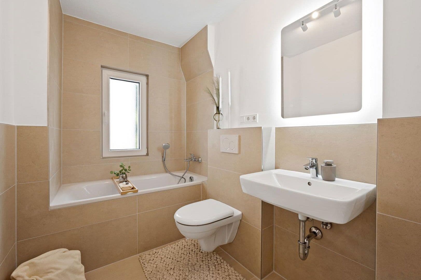 Predaj domu 110 m², pozemek 480 m², Nauroder Str. 71, Wiesbaden, Hesensko Predaj domu 110 m², pozemek 480 m², Nauroder Str. 71, Wiesbaden, Hesensko