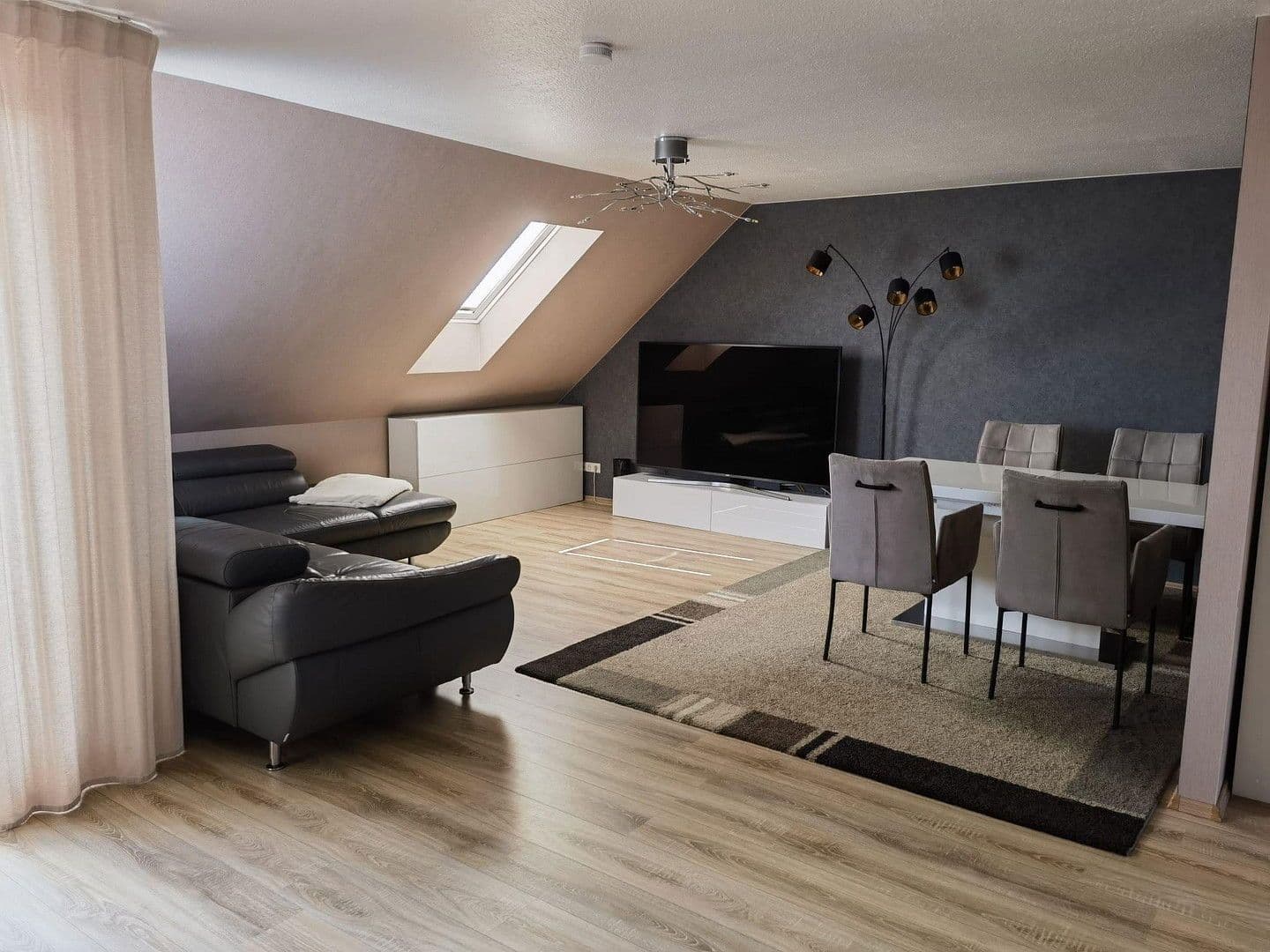 Predaj bytu 3-izbový 88 m², Nagold, Bádensko-Wurttembersko Predaj bytu 3-izbový 88 m², Nagold, Bádensko-Wurttembersko