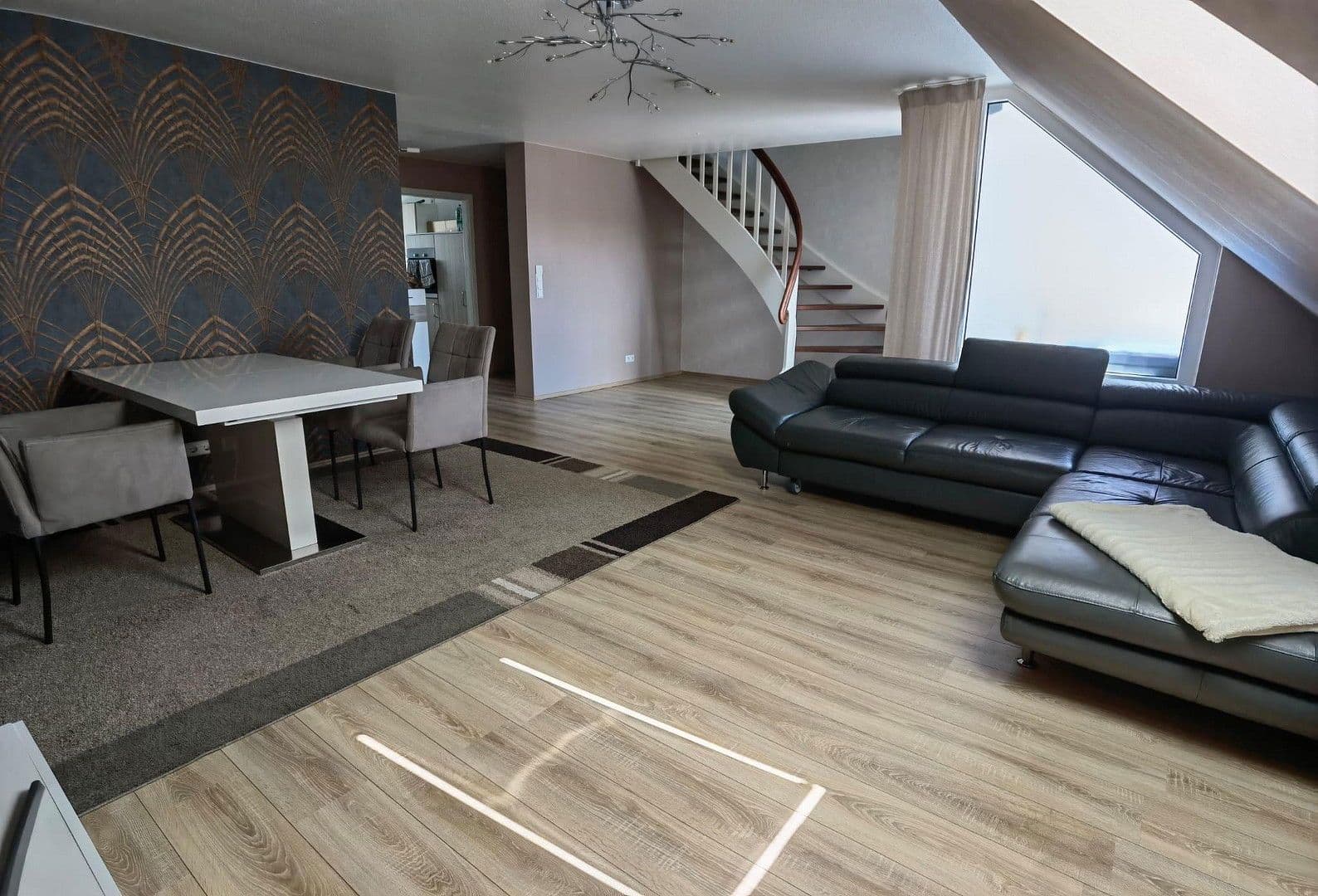 Predaj bytu 3-izbový 88 m², Nagold, Bádensko-Wurttembersko Predaj bytu 3-izbový 88 m², Nagold, Bádensko-Wurttembersko