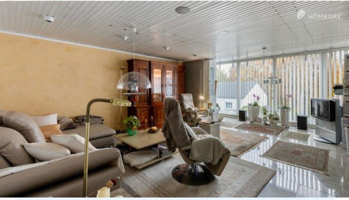 Prenájom bytu 4-izbový 140 m², Kaiserslautern, Porýnie-Falcko Prenájom bytu 4-izbový 140 m², Kaiserslautern, Porýnie-Falcko