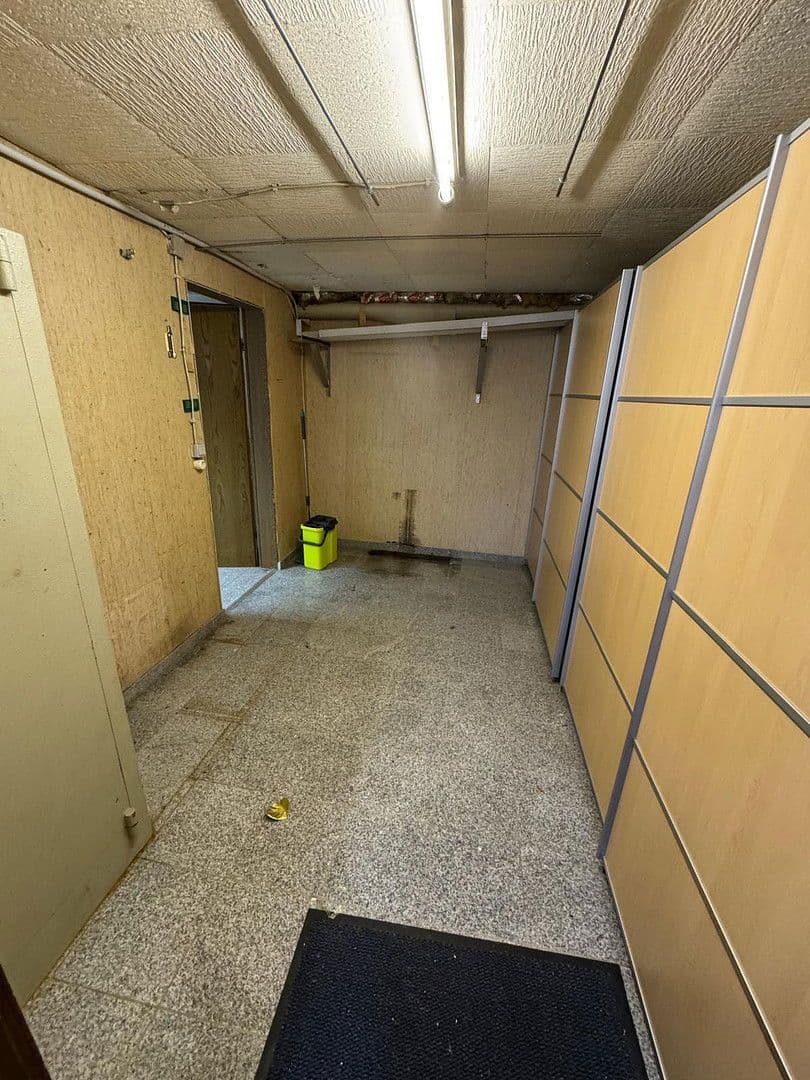 Prenájom bytu 4-izbový 140 m², Kaiserslautern, Porýnie-Falcko Prenájom bytu 4-izbový 140 m², Kaiserslautern, Porýnie-Falcko