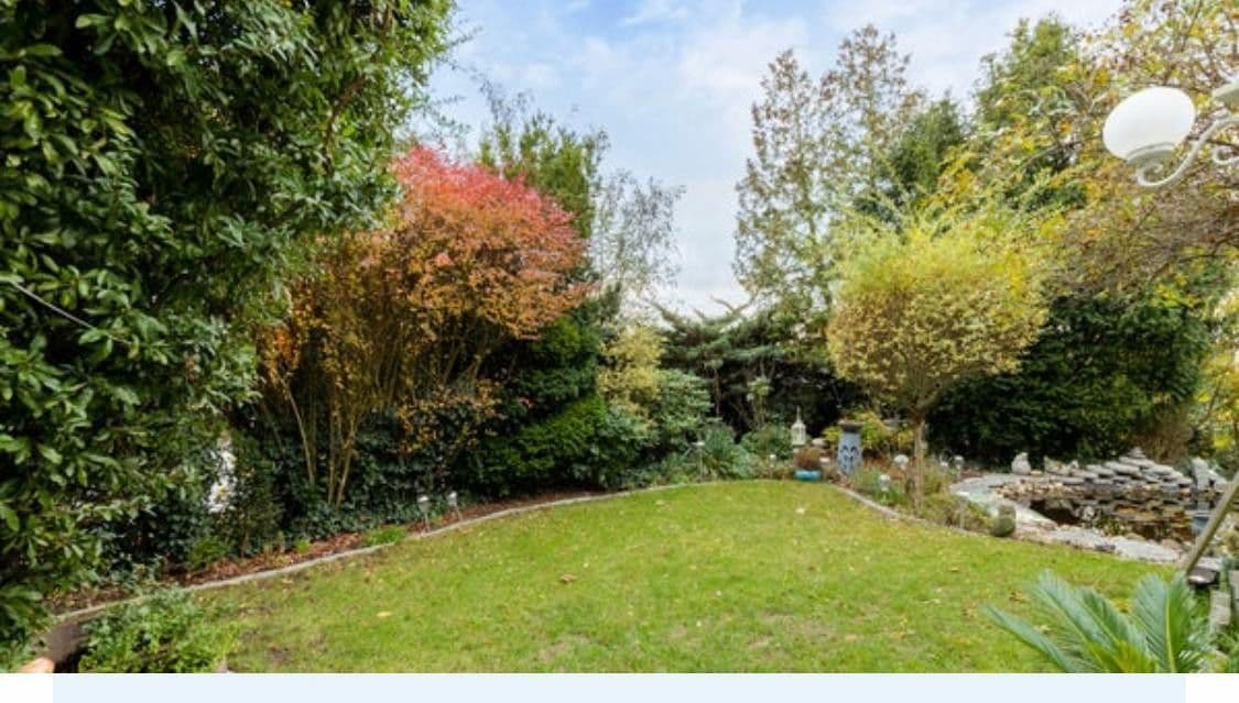 Prenájom bytu 4-izbový 140 m², Kaiserslautern, Porýnie-Falcko Prenájom bytu 4-izbový 140 m², Kaiserslautern, Porýnie-Falcko