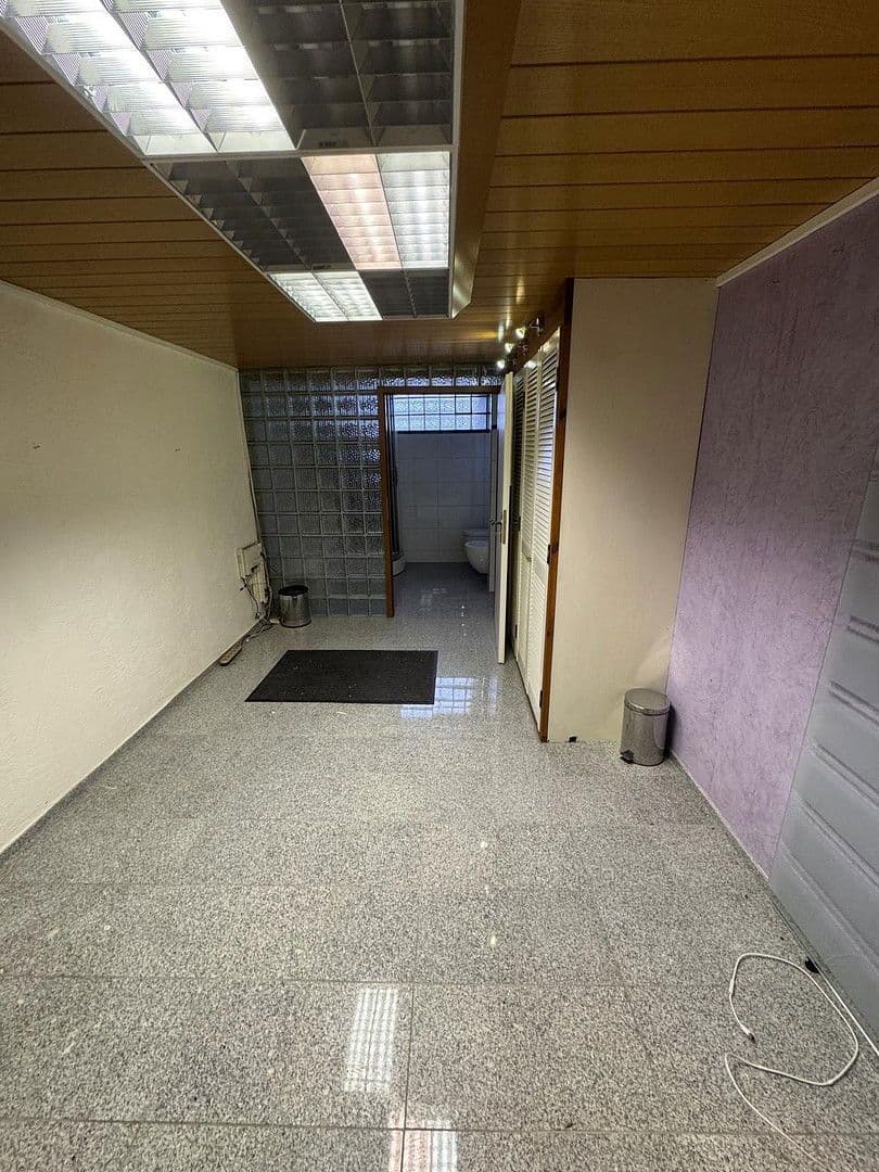 Prenájom bytu 4-izbový 140 m², Kaiserslautern, Porýnie-Falcko Prenájom bytu 4-izbový 140 m², Kaiserslautern, Porýnie-Falcko