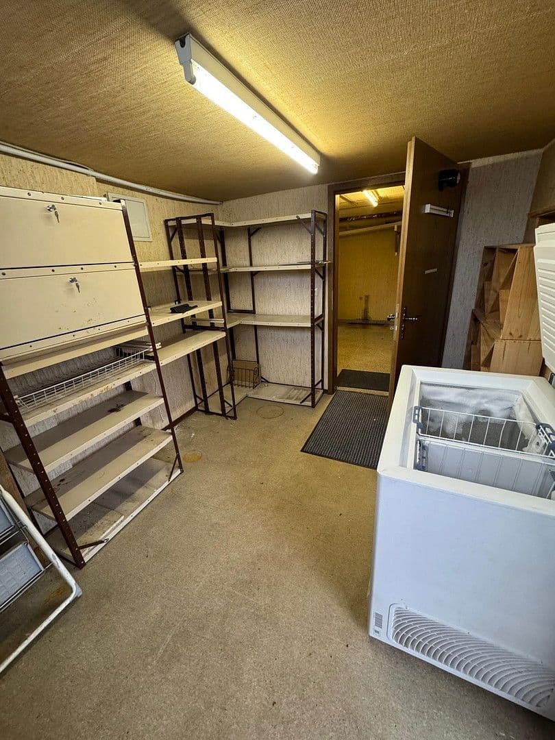 Prenájom bytu 4-izbový 140 m², Kaiserslautern, Porýnie-Falcko Prenájom bytu 4-izbový 140 m², Kaiserslautern, Porýnie-Falcko