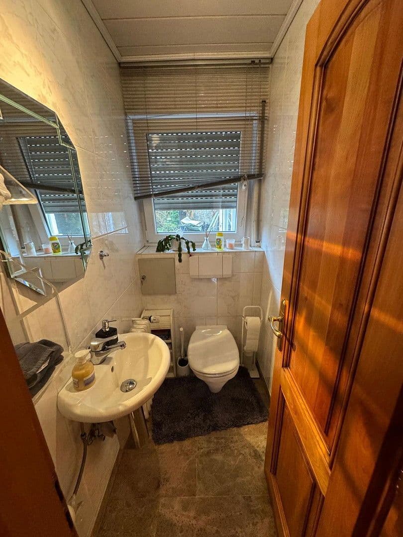 Prenájom bytu 4-izbový 140 m², Kaiserslautern, Porýnie-Falcko Prenájom bytu 4-izbový 140 m², Kaiserslautern, Porýnie-Falcko