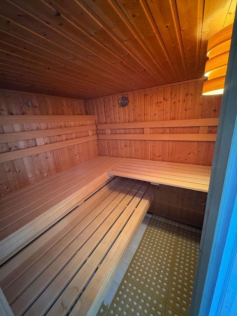 Prenájom bytu 4-izbový 140 m², Kaiserslautern, Porýnie-Falcko Prenájom bytu 4-izbový 140 m², Kaiserslautern, Porýnie-Falcko