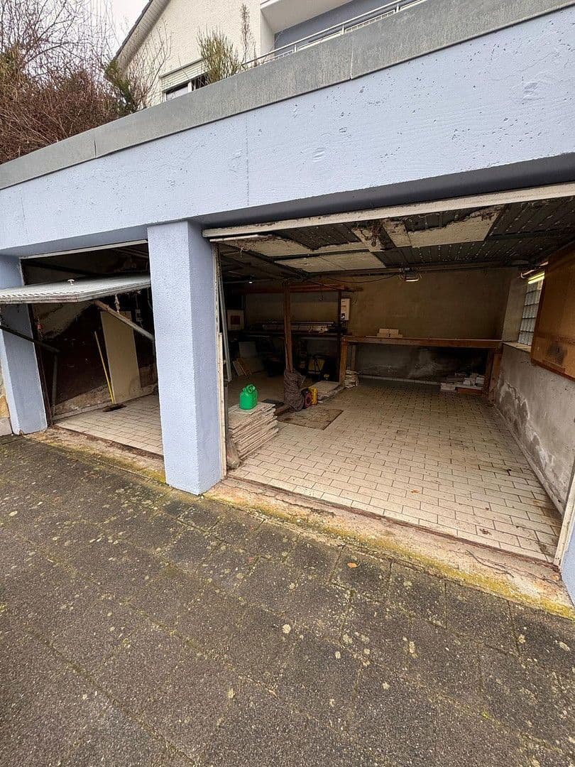 Prenájom bytu 4-izbový 140 m², Kaiserslautern, Porýnie-Falcko Prenájom bytu 4-izbový 140 m², Kaiserslautern, Porýnie-Falcko