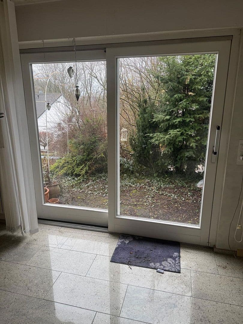 Prenájom bytu 4-izbový 140 m², Kaiserslautern, Porýnie-Falcko Prenájom bytu 4-izbový 140 m², Kaiserslautern, Porýnie-Falcko