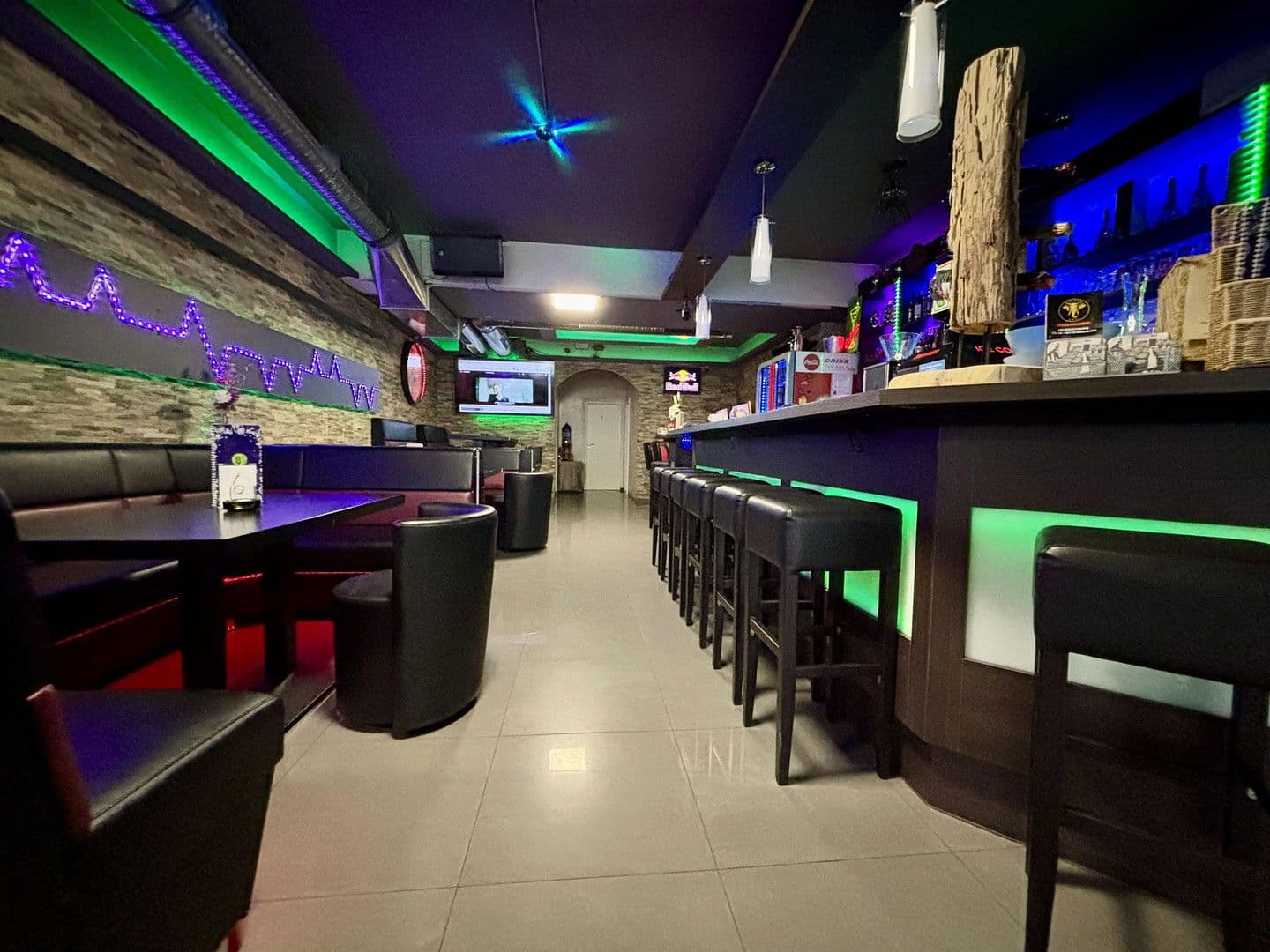 Prenájom nebytového priestoru 165 m², Mannheim, Bádensko-Wurttembersko Prenájom nebytového priestoru 165 m², Mannheim, Bádensko-Wurttembersko