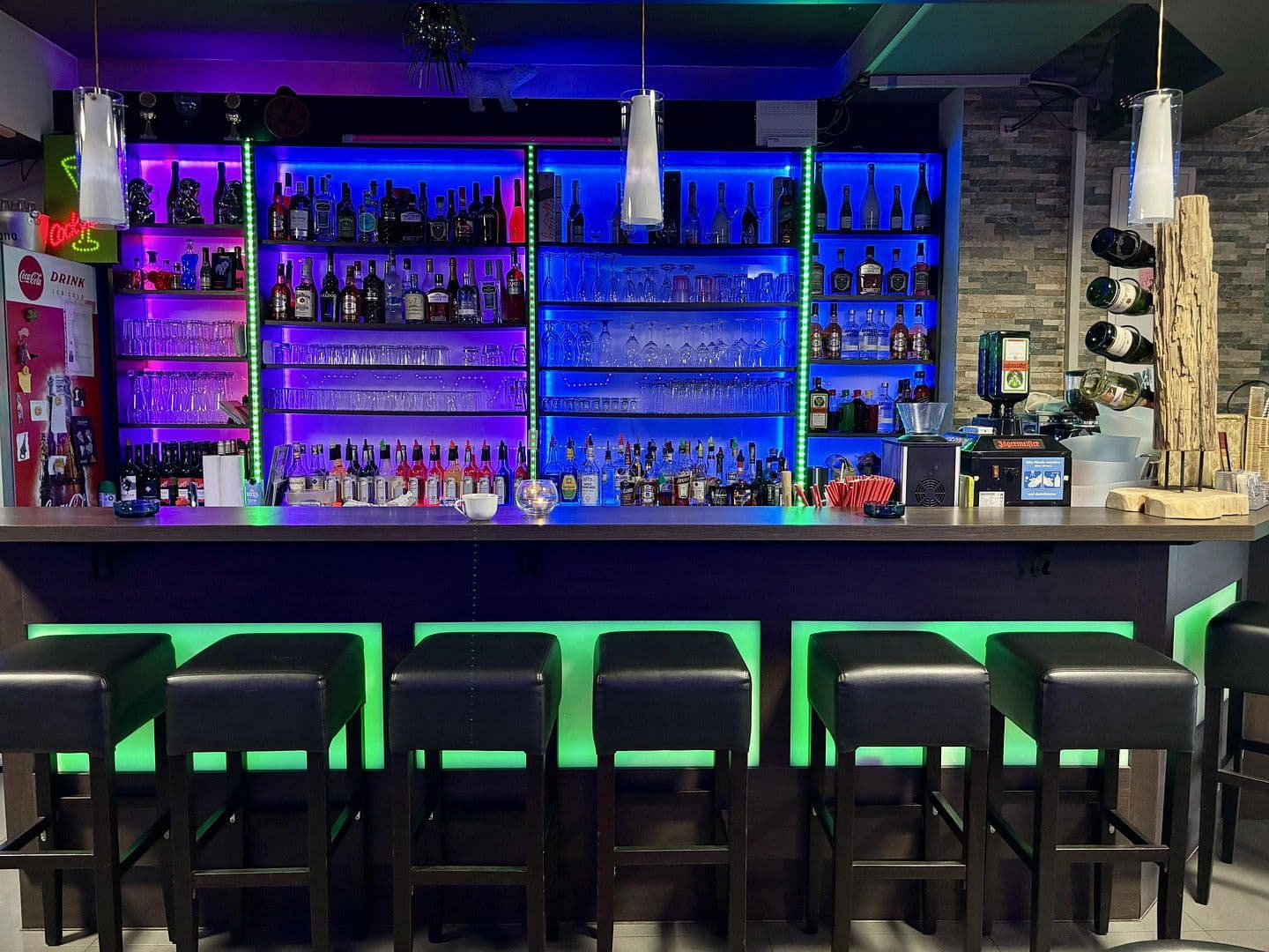 Prenájom nebytového priestoru 165 m², Mannheim, Bádensko-Wurttembersko Prenájom nebytového priestoru 165 m², Mannheim, Bádensko-Wurttembersko