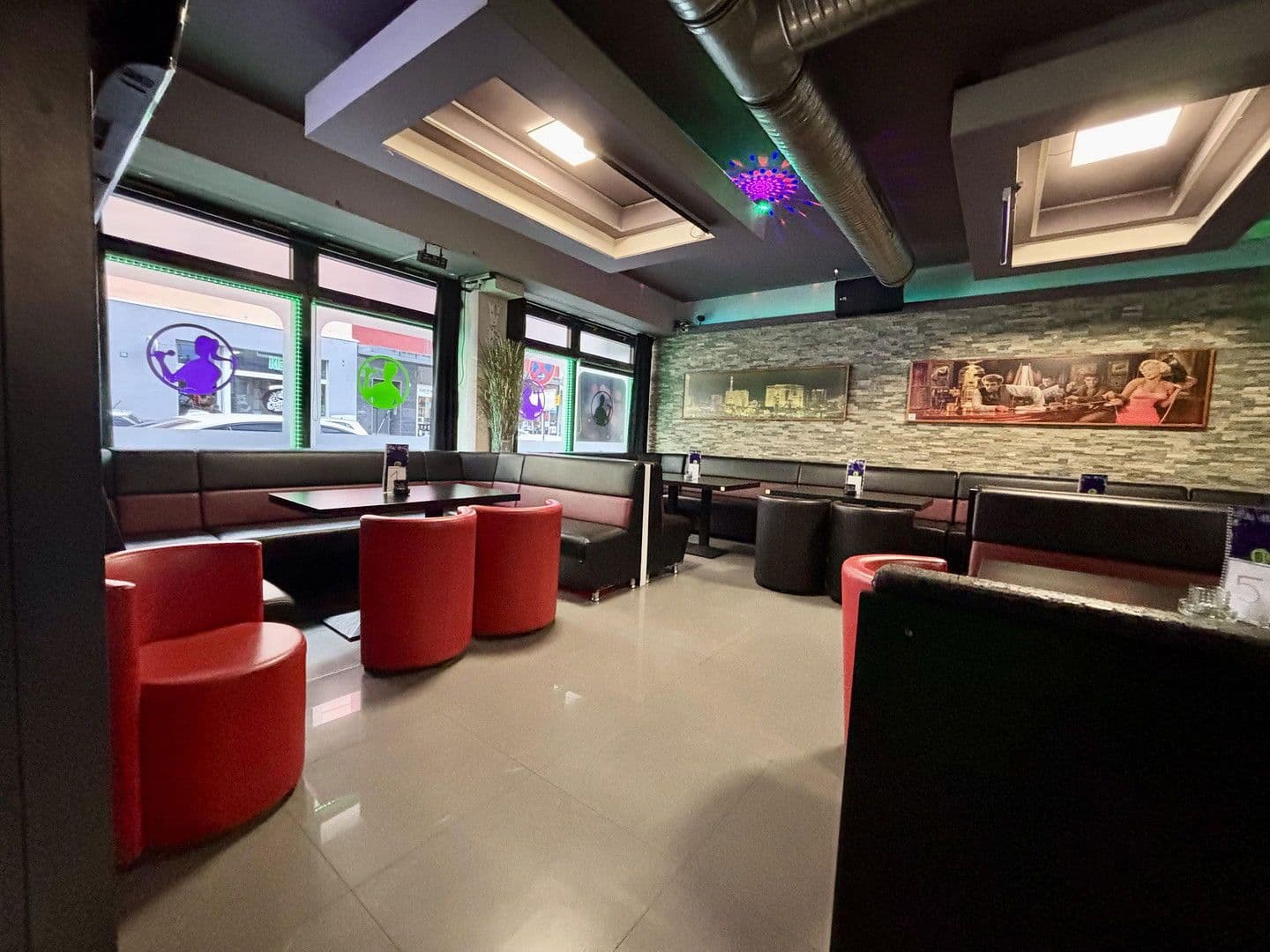 Prenájom nebytového priestoru 165 m², Mannheim, Bádensko-Wurttembersko Prenájom nebytového priestoru 165 m², Mannheim, Bádensko-Wurttembersko