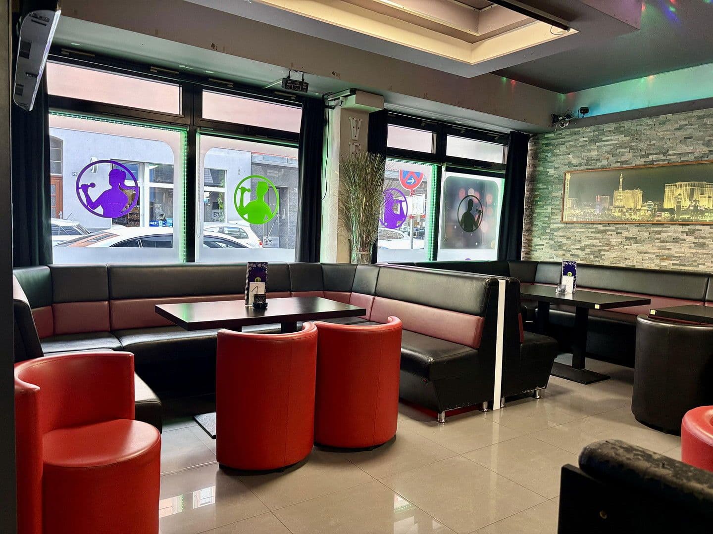 Prenájom nebytového priestoru 165 m², Mannheim, Bádensko-Wurttembersko Prenájom nebytového priestoru 165 m², Mannheim, Bádensko-Wurttembersko