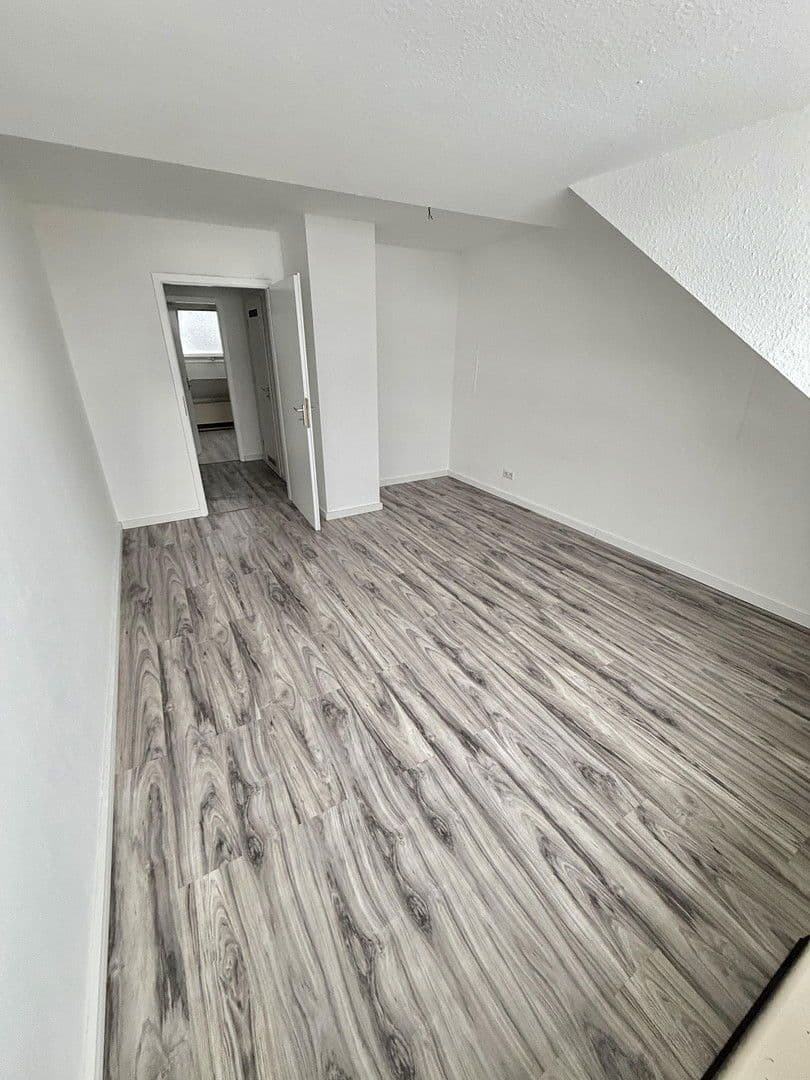 Prenájom bytu 5-izbový 85 m², Am Brögel 4, Wuppertal, Severné Porýnie - Westfálsko Prenájom bytu 5-izbový 85 m², Am Brögel 4, Wuppertal, Severné Porýnie - Westfálsko