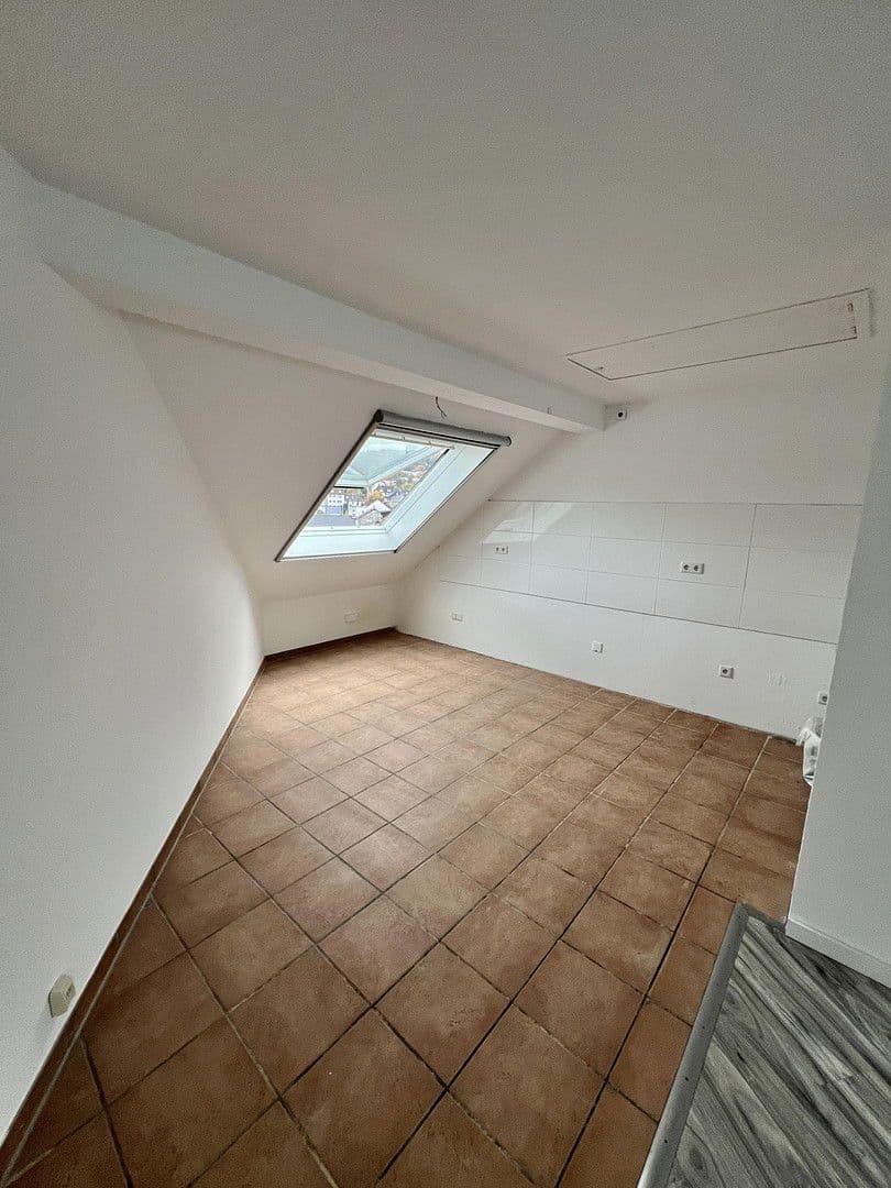 Prenájom bytu 5-izbový 85 m², Am Brögel 4, Wuppertal, Severné Porýnie - Westfálsko Prenájom bytu 5-izbový 85 m², Am Brögel 4, Wuppertal, Severné Porýnie - Westfálsko