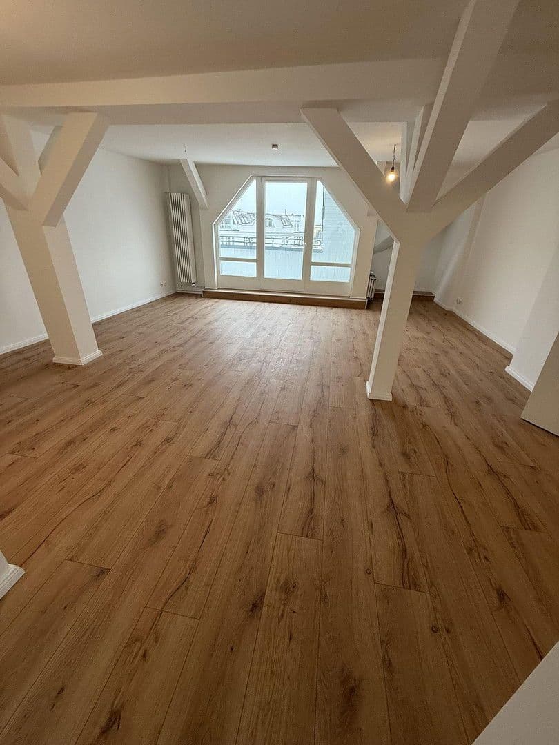 Prenájom bytu 3-izbový 152 m², Hohenzollerndamm, Berlin, Berlín Prenájom bytu 3-izbový 152 m², Hohenzollerndamm, Berlin, Berlín