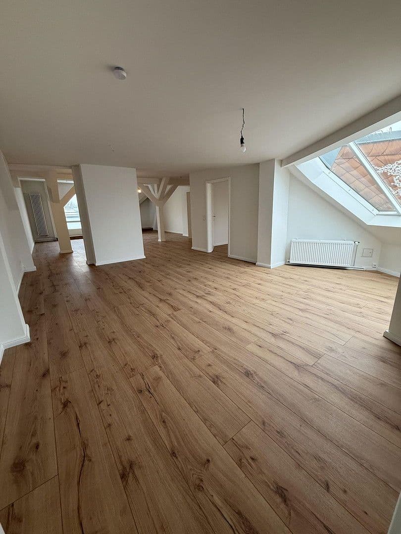 Prenájom bytu 3-izbový 152 m², Hohenzollerndamm, Berlin, Berlín Prenájom bytu 3-izbový 152 m², Hohenzollerndamm, Berlin, Berlín