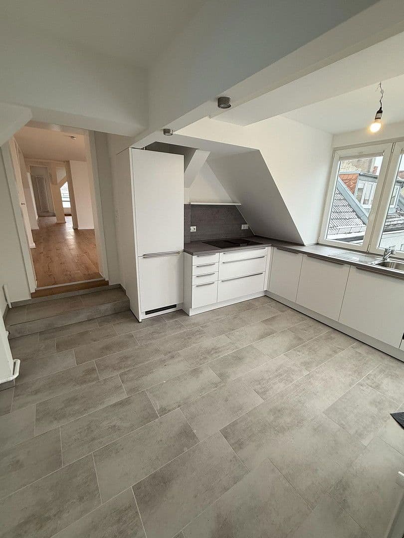 Prenájom bytu 3-izbový 152 m², Hohenzollerndamm, Berlin, Berlín Prenájom bytu 3-izbový 152 m², Hohenzollerndamm, Berlin, Berlín