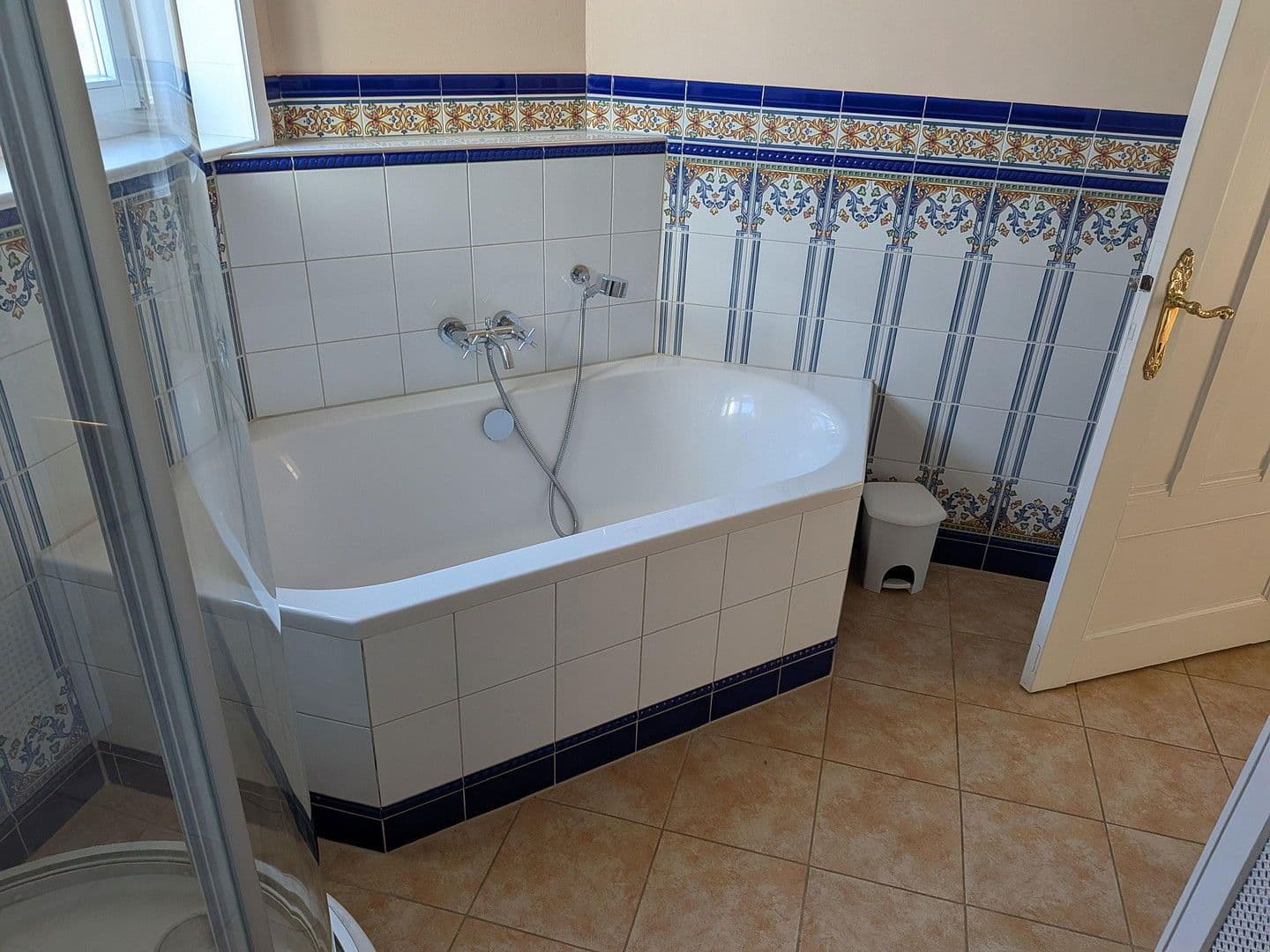 Prenájom bytu 4-izbový 128 m², Grochlitzer Str. 43, Naumburg (Saale), Sasko-Anhaltsko Prenájom bytu 4-izbový 128 m², Grochlitzer Str. 43, Naumburg (Saale), Sasko-Anhaltsko