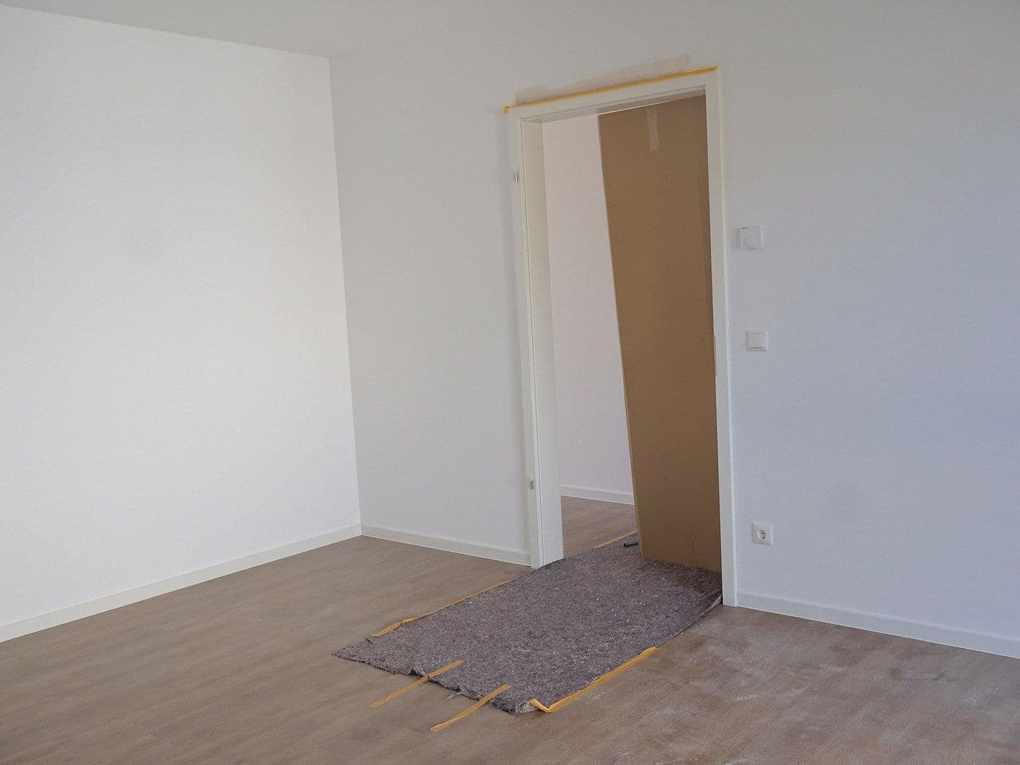 Prenájom bytu 2-izbový 81 m², Hamburger Allee 51, Haus C, Nauen, Brandenbursko Prenájom bytu 2-izbový 81 m², Hamburger Allee 51, Haus C, Nauen, Brandenbursko