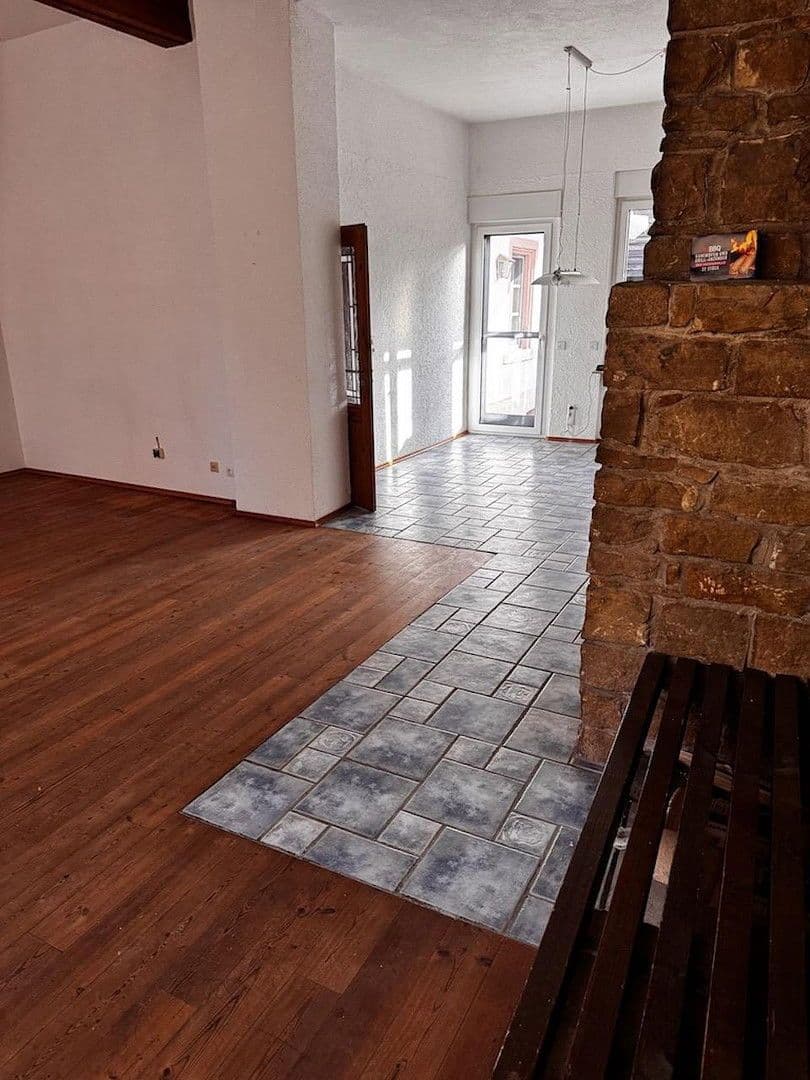 Predaj domu 211 m², pozemek 658 m², Alsheim, Porýnie-Falcko Predaj domu 211 m², pozemek 658 m², Alsheim, Porýnie-Falcko