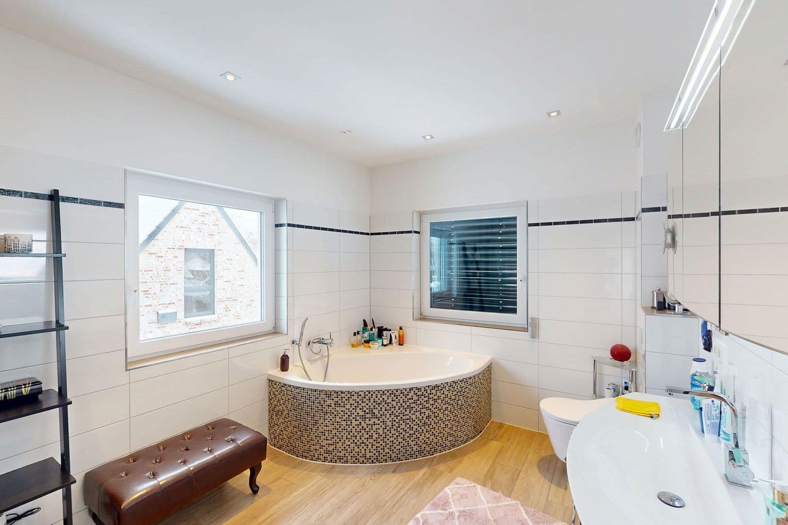 Predaj domu 216 m², pozemek 1.023 m², Waldemar Bonsels Weg 81, Ahrensburg, Šlezvicko-Holštajnsko Predaj domu 216 m², pozemek 1.023 m², Waldemar Bonsels Weg 81, Ahrensburg, Šlezvicko-Holštajnsko