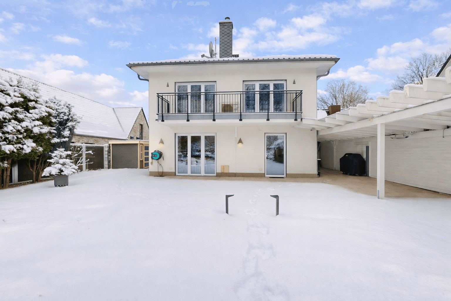 Predaj domu 216 m², pozemek 1.023 m², Waldemar Bonsels Weg 81, Ahrensburg, Šlezvicko-Holštajnsko Predaj domu 216 m², pozemek 1.023 m², Waldemar Bonsels Weg 81, Ahrensburg, Šlezvicko-Holštajnsko