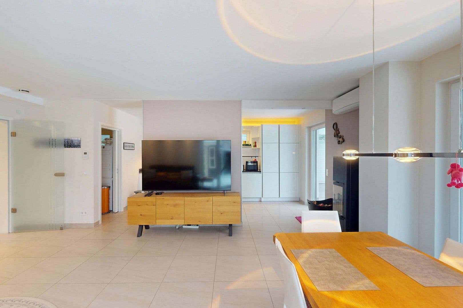 Predaj domu 216 m², pozemek 1.023 m², Waldemar Bonsels Weg 81, Ahrensburg, Šlezvicko-Holštajnsko Predaj domu 216 m², pozemek 1.023 m², Waldemar Bonsels Weg 81, Ahrensburg, Šlezvicko-Holštajnsko