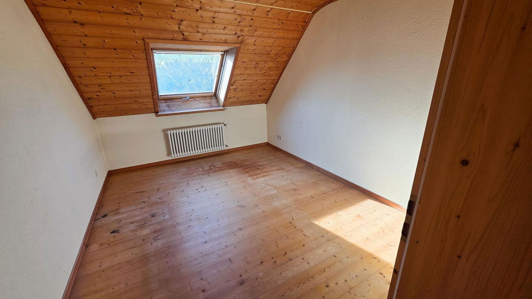Predaj domu 296 m², pozemek 1.073 m², Freiburg, Bádensko-Wurttembersko Predaj domu 296 m², pozemek 1.073 m², Freiburg, Bádensko-Wurttembersko