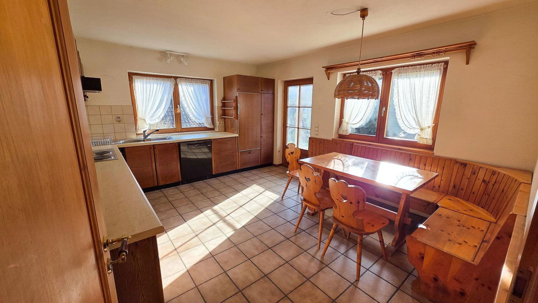 Predaj domu 296 m², pozemek 1.073 m², Freiburg, Bádensko-Wurttembersko Predaj domu 296 m², pozemek 1.073 m², Freiburg, Bádensko-Wurttembersko