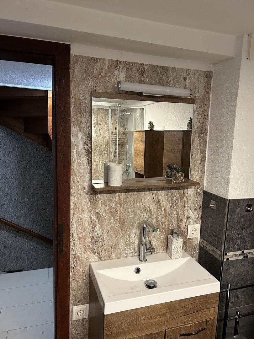 Prenájom domu 140 m², pozemek 200 m², Wiesenbach, Bádensko-Wurttembersko Prenájom domu 140 m², pozemek 200 m², Wiesenbach, Bádensko-Wurttembersko