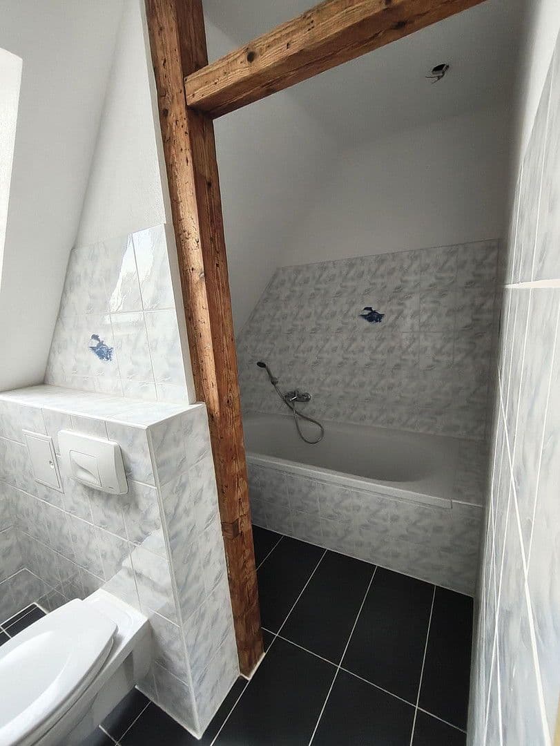 Prenájom bytu 4-izbový 75 m², Zwickau, Sasko Prenájom bytu 4-izbový 75 m², Zwickau, Sasko