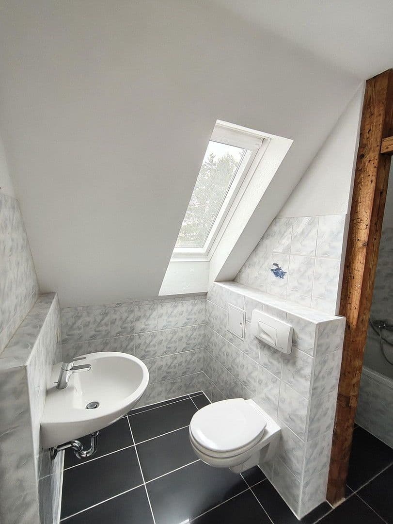 Prenájom bytu 4-izbový 75 m², Zwickau, Sasko Prenájom bytu 4-izbový 75 m², Zwickau, Sasko