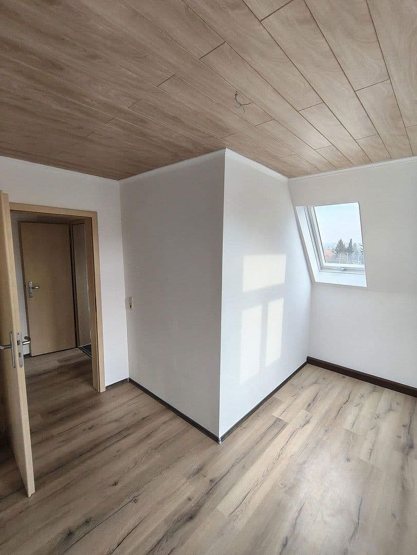 Prenájom bytu 4-izbový 75 m², Zwickau, Sasko Prenájom bytu 4-izbový 75 m², Zwickau, Sasko