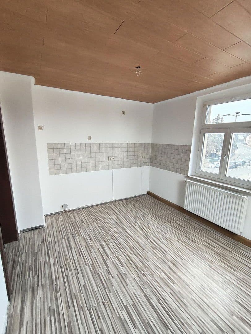 Prenájom bytu 4-izbový 75 m², Zwickau, Sasko Prenájom bytu 4-izbový 75 m², Zwickau, Sasko