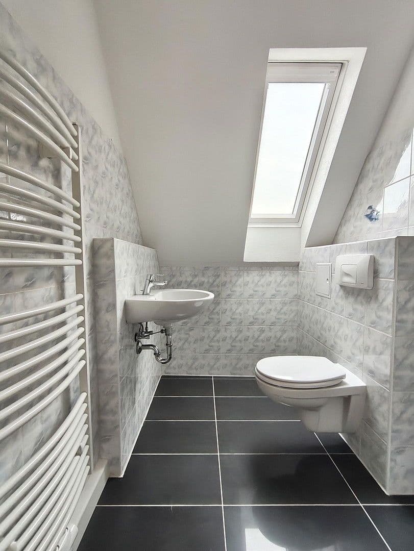 Prenájom bytu 4-izbový 75 m², Zwickau, Sasko Prenájom bytu 4-izbový 75 m², Zwickau, Sasko