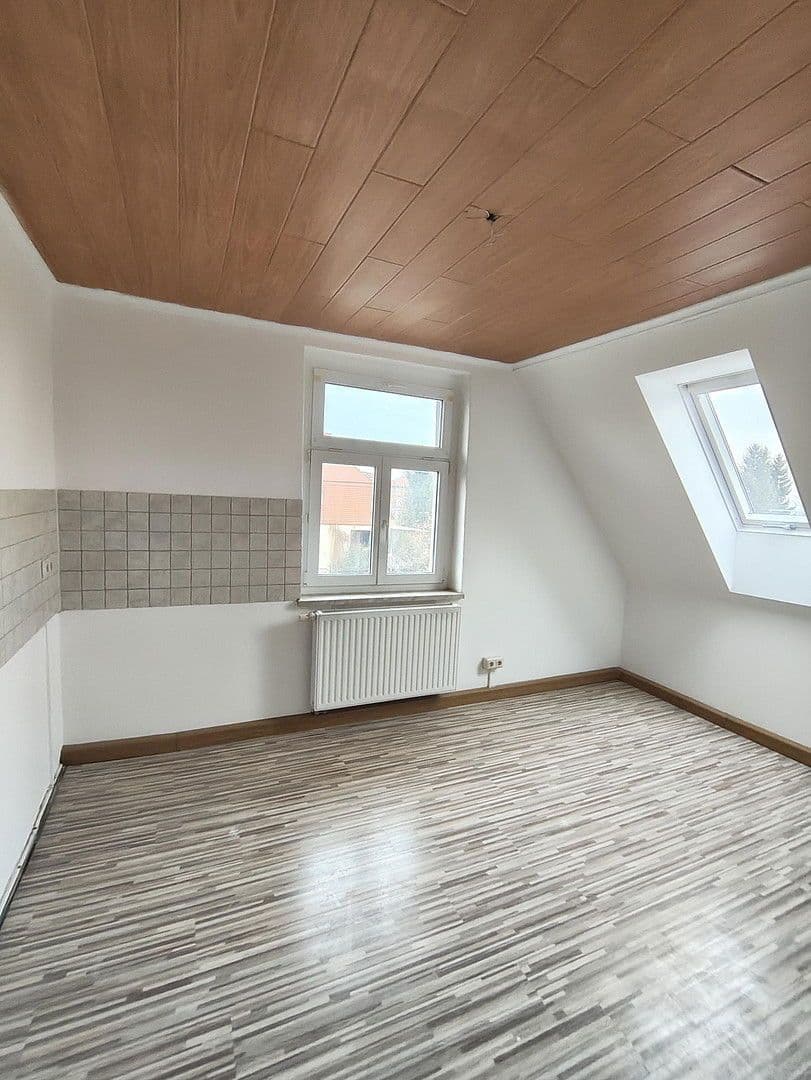 Prenájom bytu 4-izbový 75 m², Zwickau, Sasko Prenájom bytu 4-izbový 75 m², Zwickau, Sasko