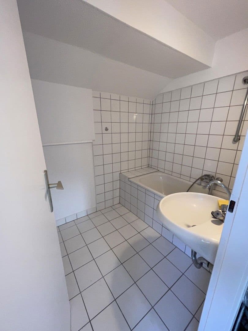 Prenájom bytu 1-izbový 28 m², Paradestr. 33, Wuppertal, Severné Porýnie - Westfálsko Prenájom bytu 1-izbový 28 m², Paradestr. 33, Wuppertal, Severné Porýnie - Westfálsko