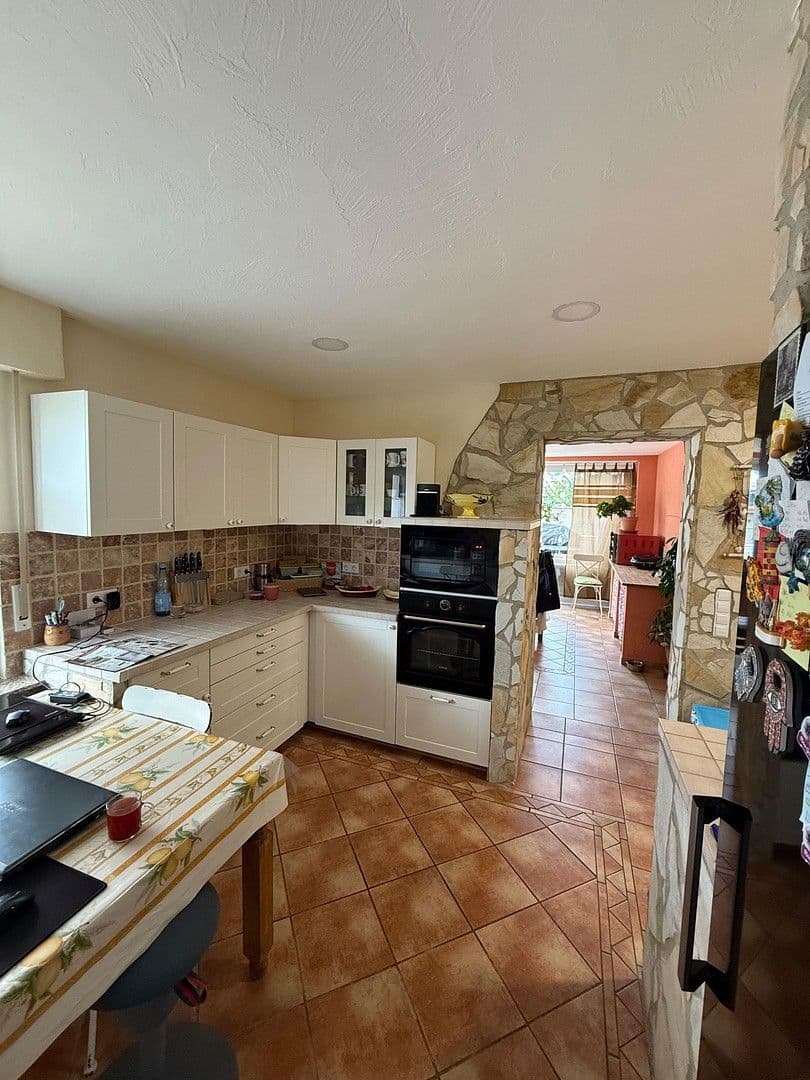 Predaj domu 280 m², pozemek 564 m², Kruft, Porýnie-Falcko Predaj domu 280 m², pozemek 564 m², Kruft, Porýnie-Falcko