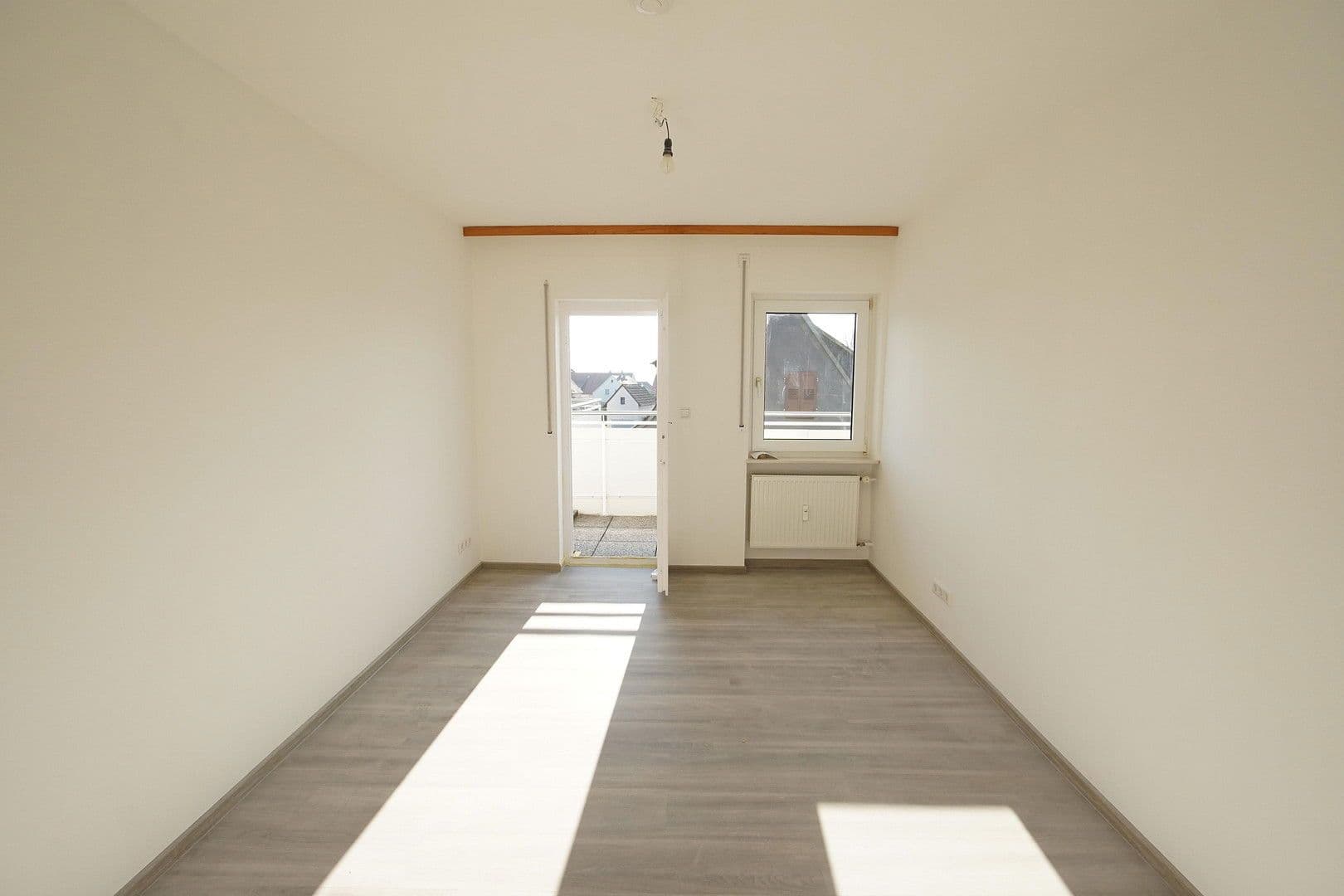 Prenájom bytu 4-izbový 107 m², Niddatal, Hesensko Prenájom bytu 4-izbový 107 m², Niddatal, Hesensko