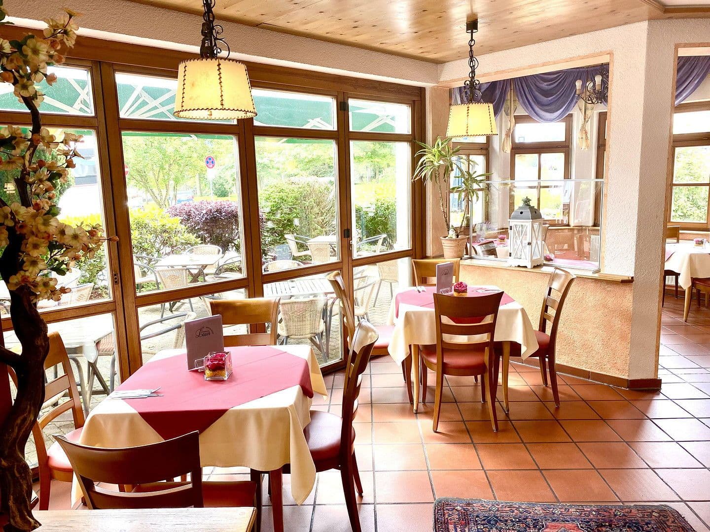 Predaj nebytového priestoru 1.445 m², Bad Soden-Salmünster, Hesensko Predaj nebytového priestoru 1.445 m², Bad Soden-Salmünster, Hesensko