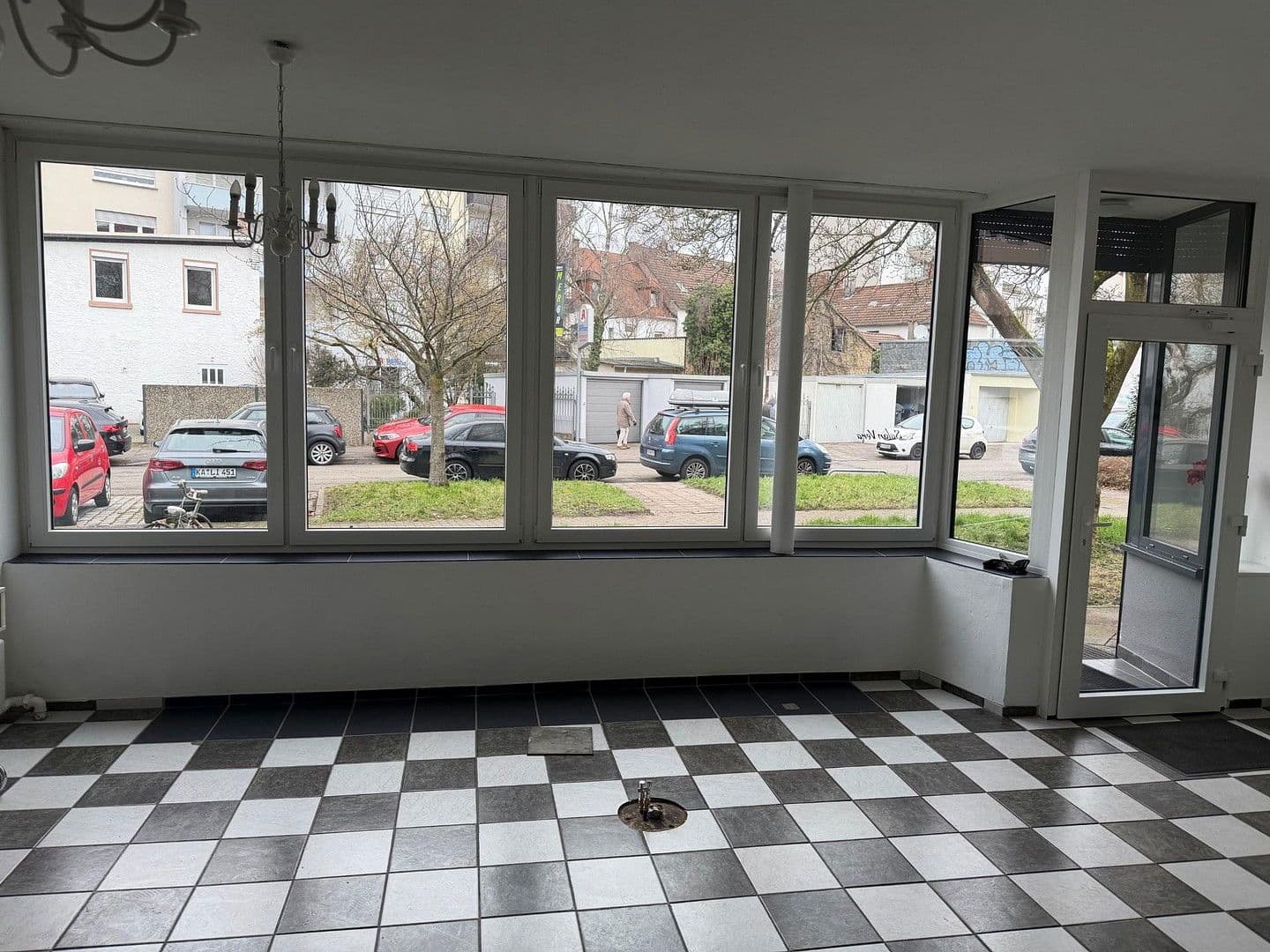Prenájom nebytového priestoru 75 m², Sophienstraße 225, Karlsruhe, Bádensko-Wurttembersko Prenájom nebytového priestoru 75 m², Sophienstraße 225, Karlsruhe, Bádensko-Wurttembersko